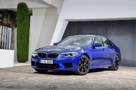 ด้านหน้า BMW M5 2018 _1