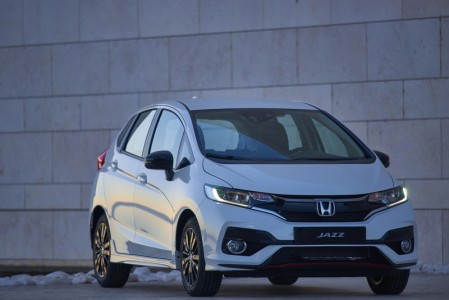 ด้านหน้า Honda Jazz 2018_07