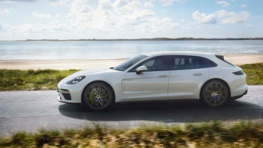 Porsche Panamera Turbo S E-Hybrid Sport