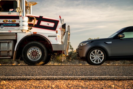 Land Rover Discovery ลากรถบรรทุกหนัก 110 ตัน_09