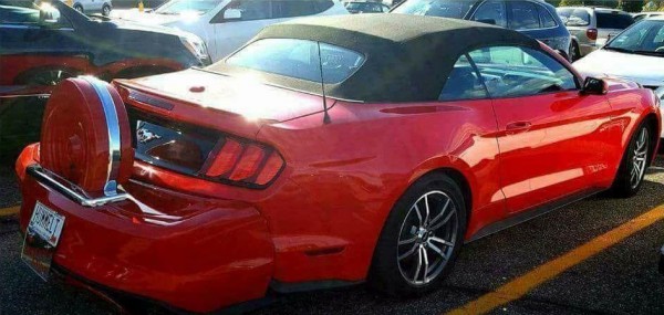 Ford Mustang Convertible With Old Looks