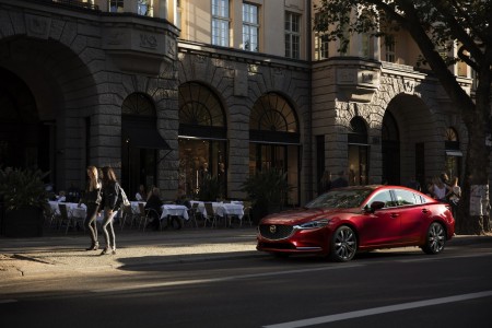 2019-Mazda6-4