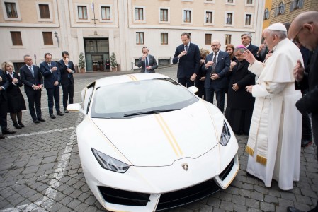 Huracan-Pope-04