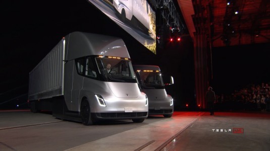 Tesla Semi รถบรรทุกพลังงานไฟฟ้า