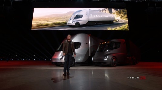 Tesla Semi รถบรรทุกพลังงานไฟฟ้า