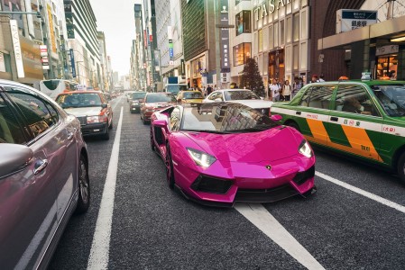 Lamborghini Aventador สีชมพู