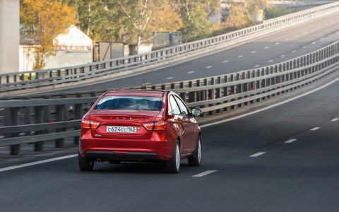 Lada Vesta (2)