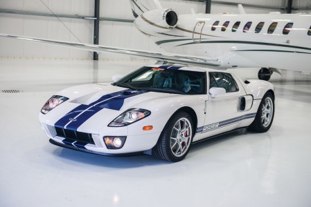 Low-Mile-2006-Ford-GT-20