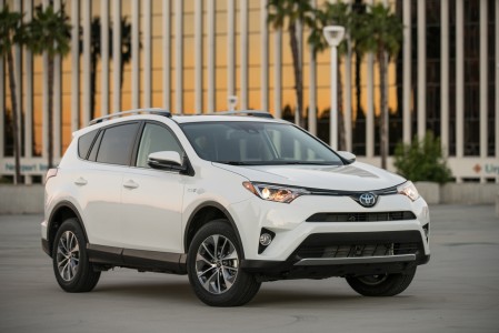 2016-toyota-rav4-hybrid-3