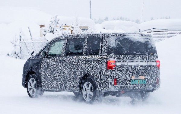 Spy Shot Mitsubishi Delica