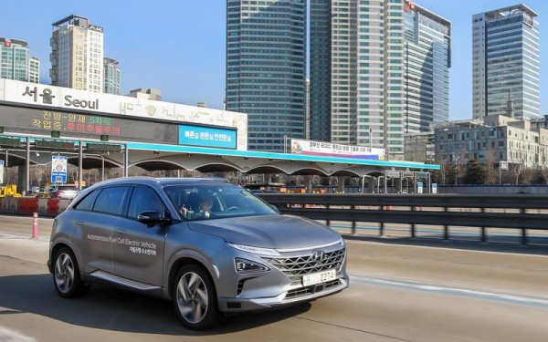 Tester Hyundai Autonomous Fuel Cell Electric