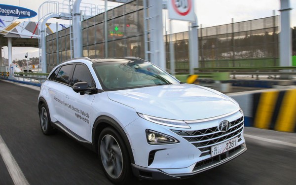 Tester Hyundai Autonomous Fuel Cell Electric