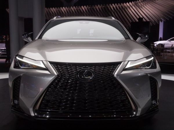 2019-Lexus-UX-6