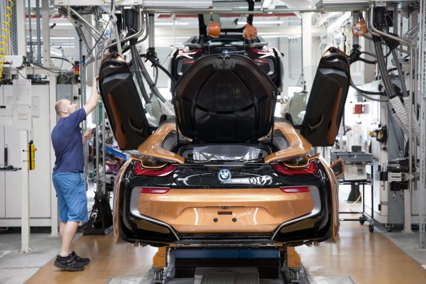 bmw-i8-roadster-production-02