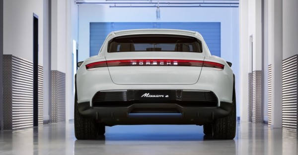 Porsche Mission E Cross Turismo