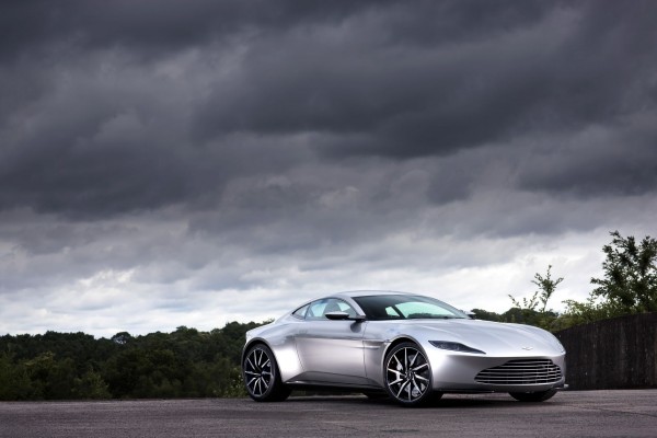 Aston-Martin-DB10_03