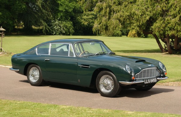 Aston-Martin-DB6