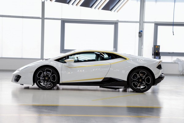 Pope-Lamborghini-Huracan-Auction-8