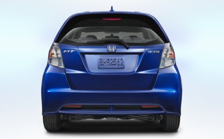 2014-honda-fit-ev-exterior-rear2