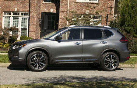 2018_Nissan_Rogue_04