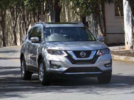 2018_Nissan_Rogue_08