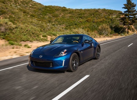 2019-nissan-370z-18