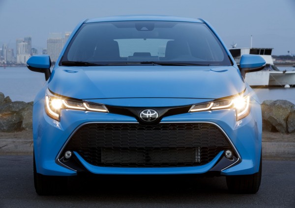 2019-toyota-corolla-hatch-us-specs-35