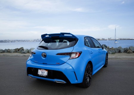 2019_Toyota_Corolla_Hatchback_047_12FBE38E67E45A94C4190F4E192BF63658806D0D-copy