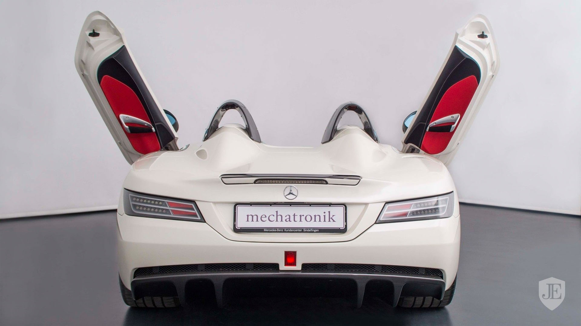 ราคา-Mercedes-Benz-SLR-McLaren-Stirling-Moss_03