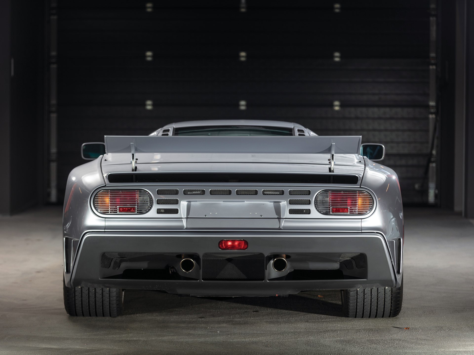 ราคา-Bugatti-EB110-SS-8