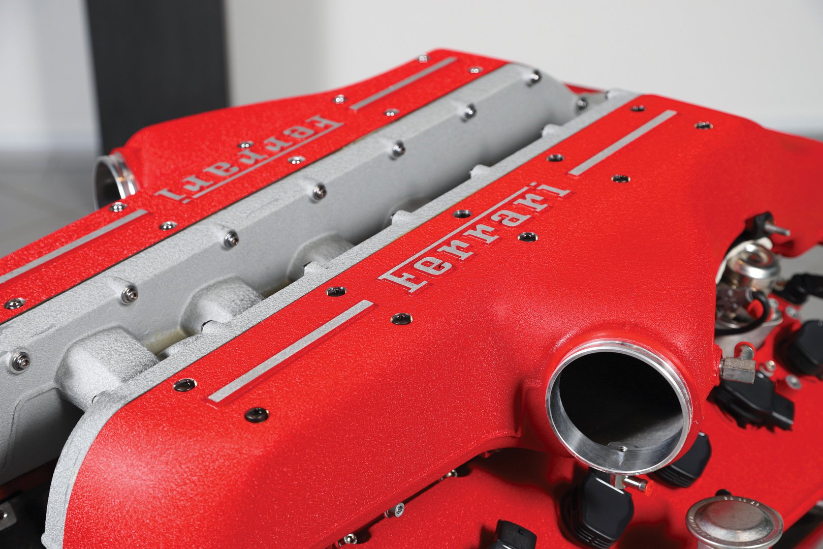 เครื่องยนต์-V12-ของ-Ferrari-5