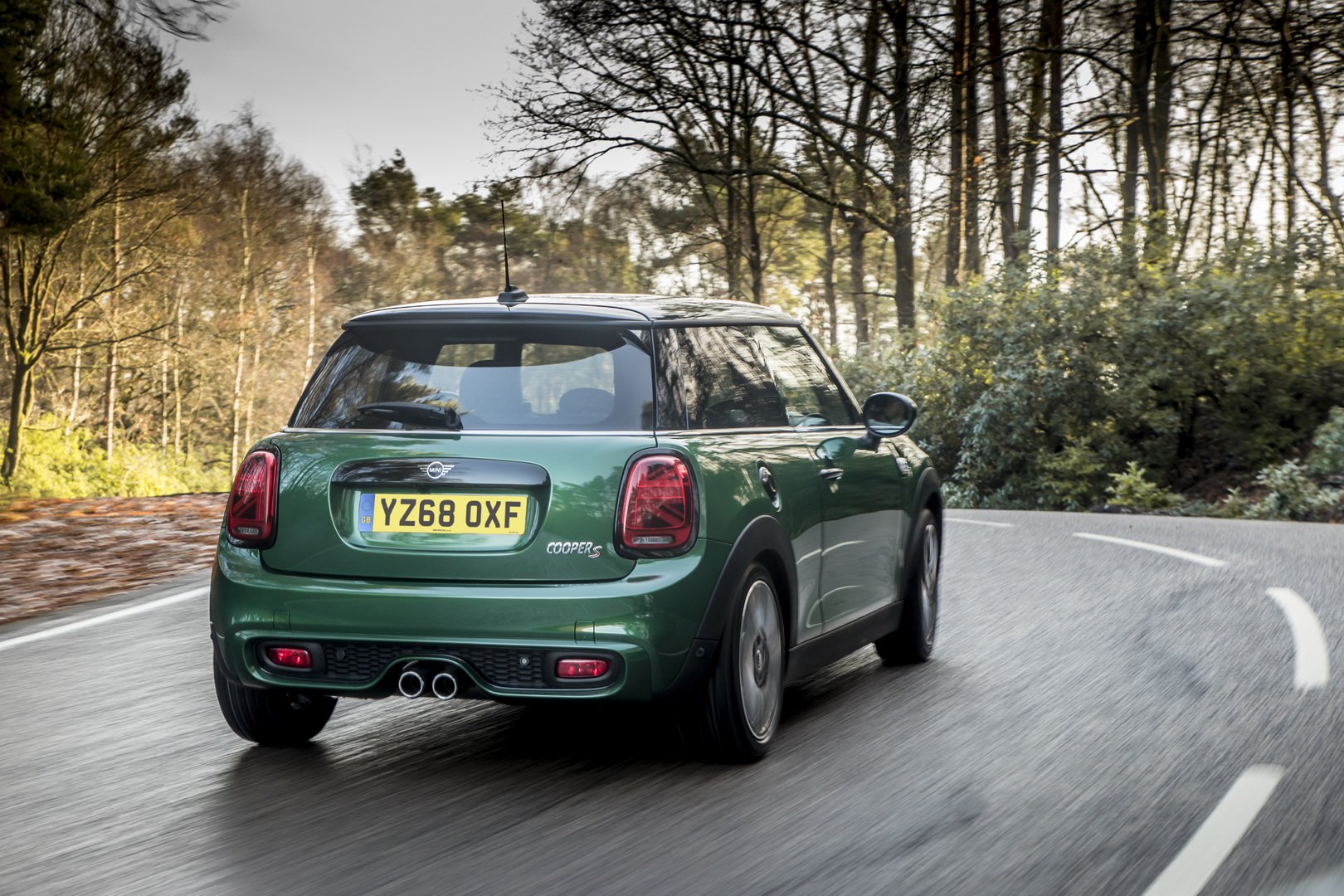 Mini-Cooper-S-รุ่น-60-Years-Edition-8