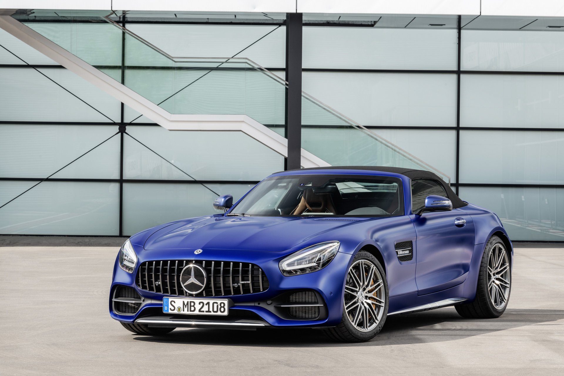 Mercedes-AMG-GT-C-สไตล์-Roadster-7