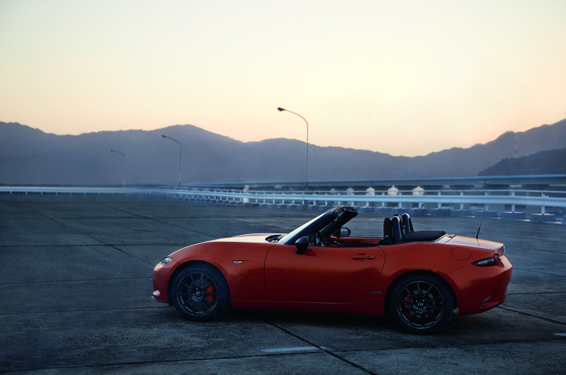 Mazda-MX-5-รุ่น-30th-Anniversary-3