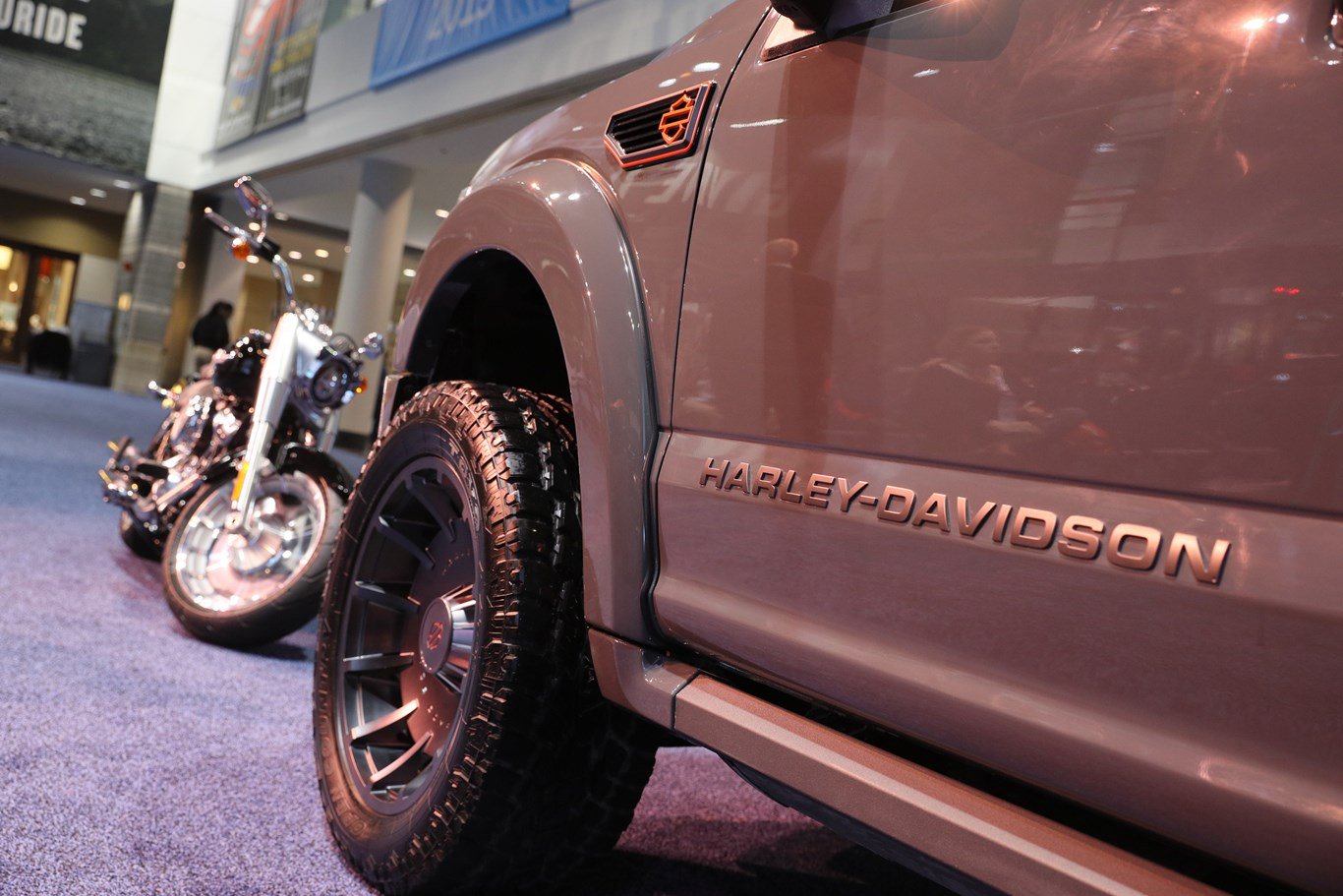 Ford-F-150-รุ่น-Harley-Davidson-3