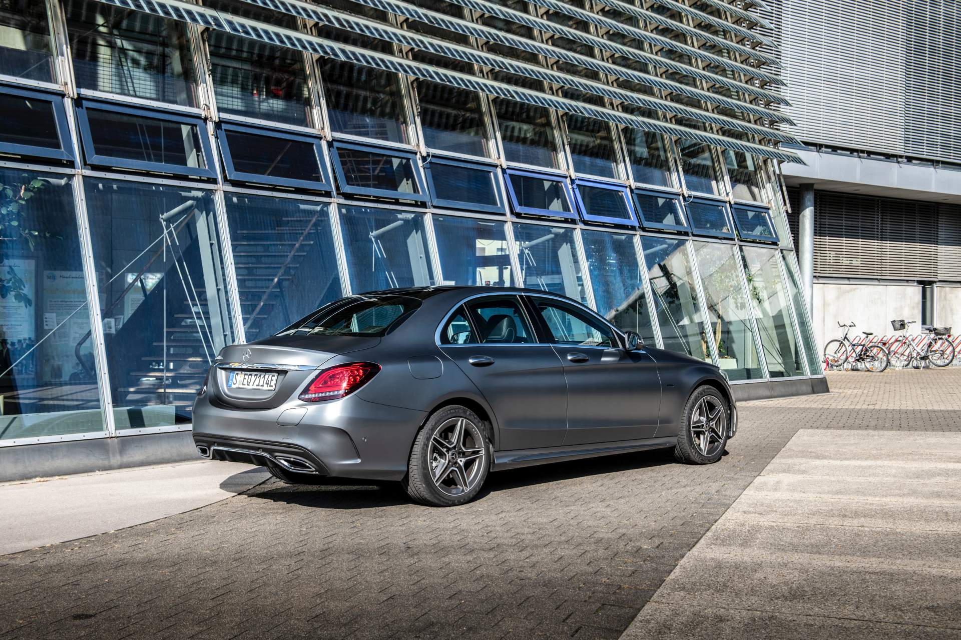 Mercedes-Benz-เตรียมเปิดตัว-PHEV-1