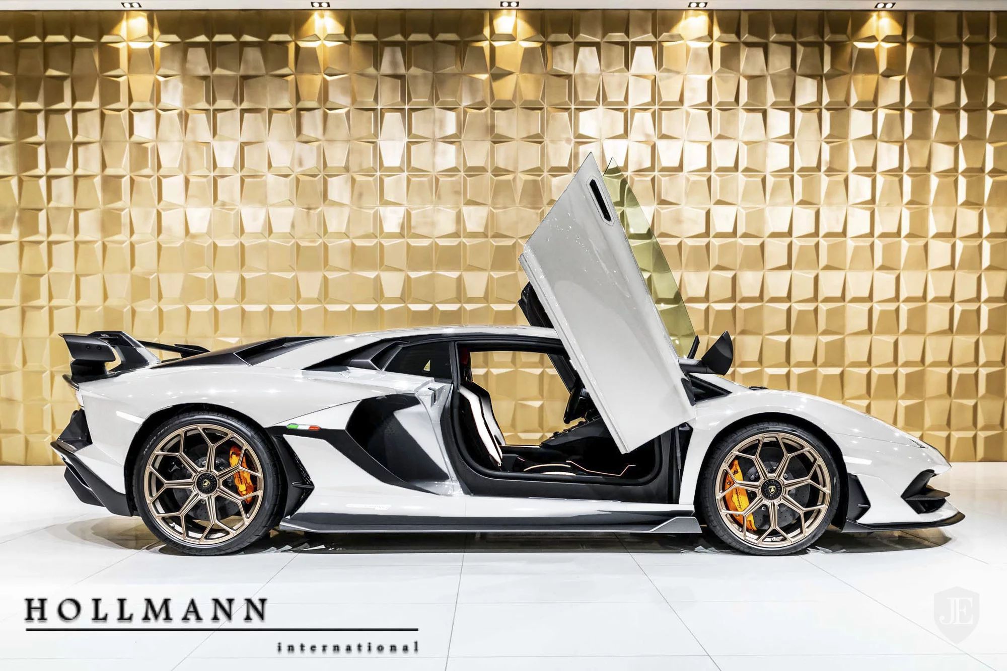 ราคา-Lamborghini-Aventador-SVJ-3