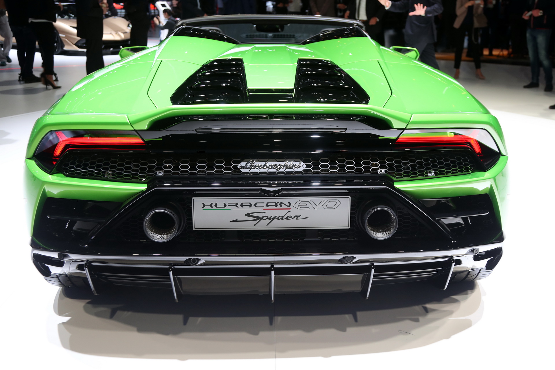 ราคา-Lamborghini-Huracan-Evo-Spyder-2