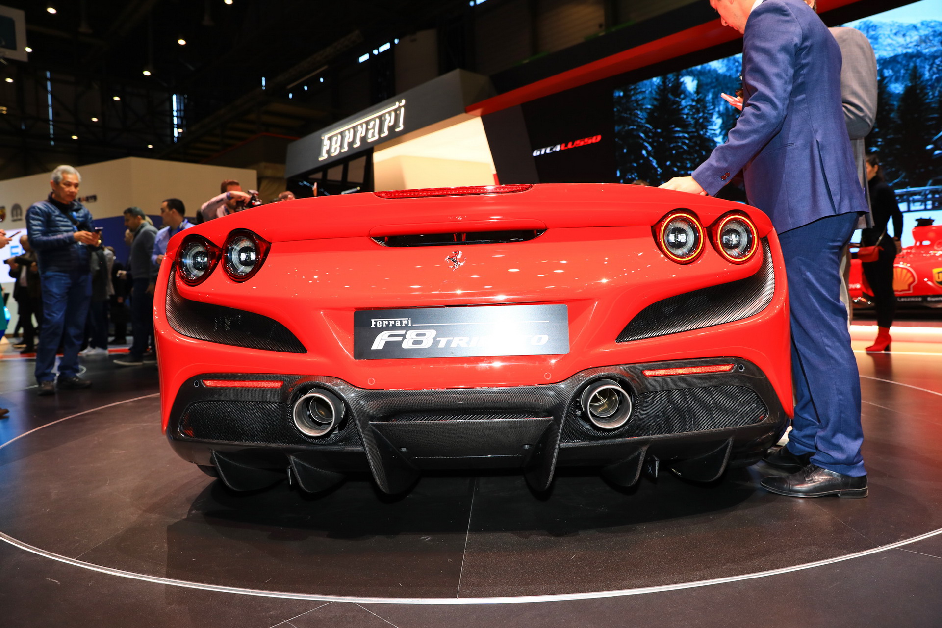 ราคา-Ferrari-F8-Tributo-5