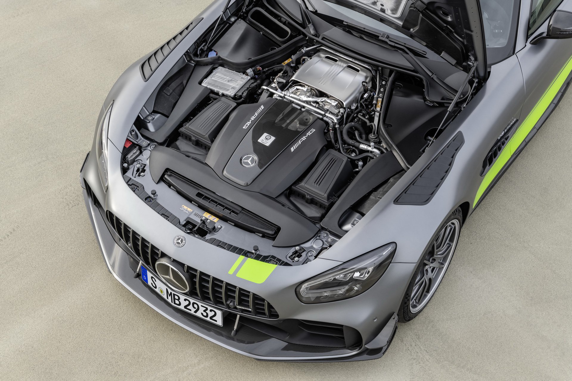 ราคา-Mercedes-AMG-GT-R-Pro-3