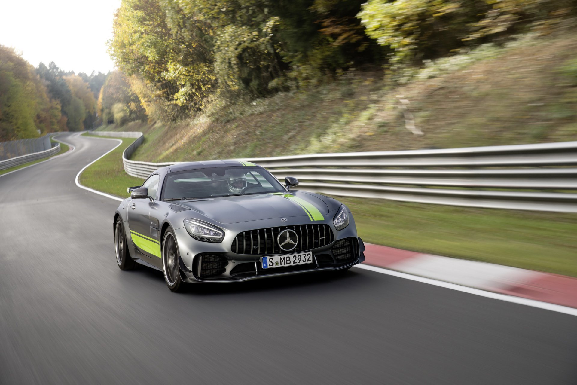 ราคา-Mercedes-AMG-GT-R-Pro-6