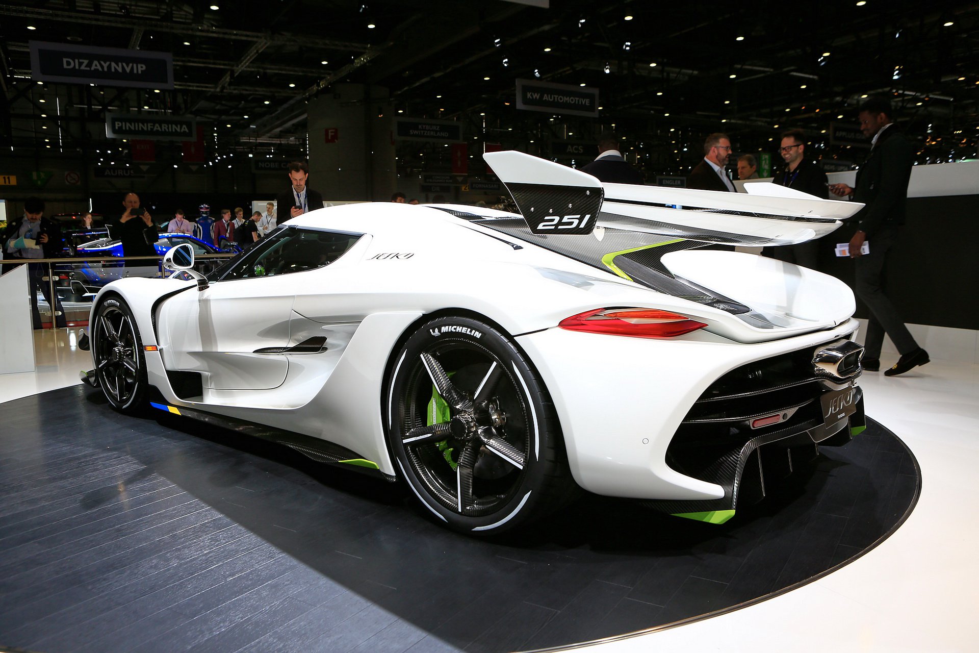 ราคา-Koenigsegg-Jesko-3