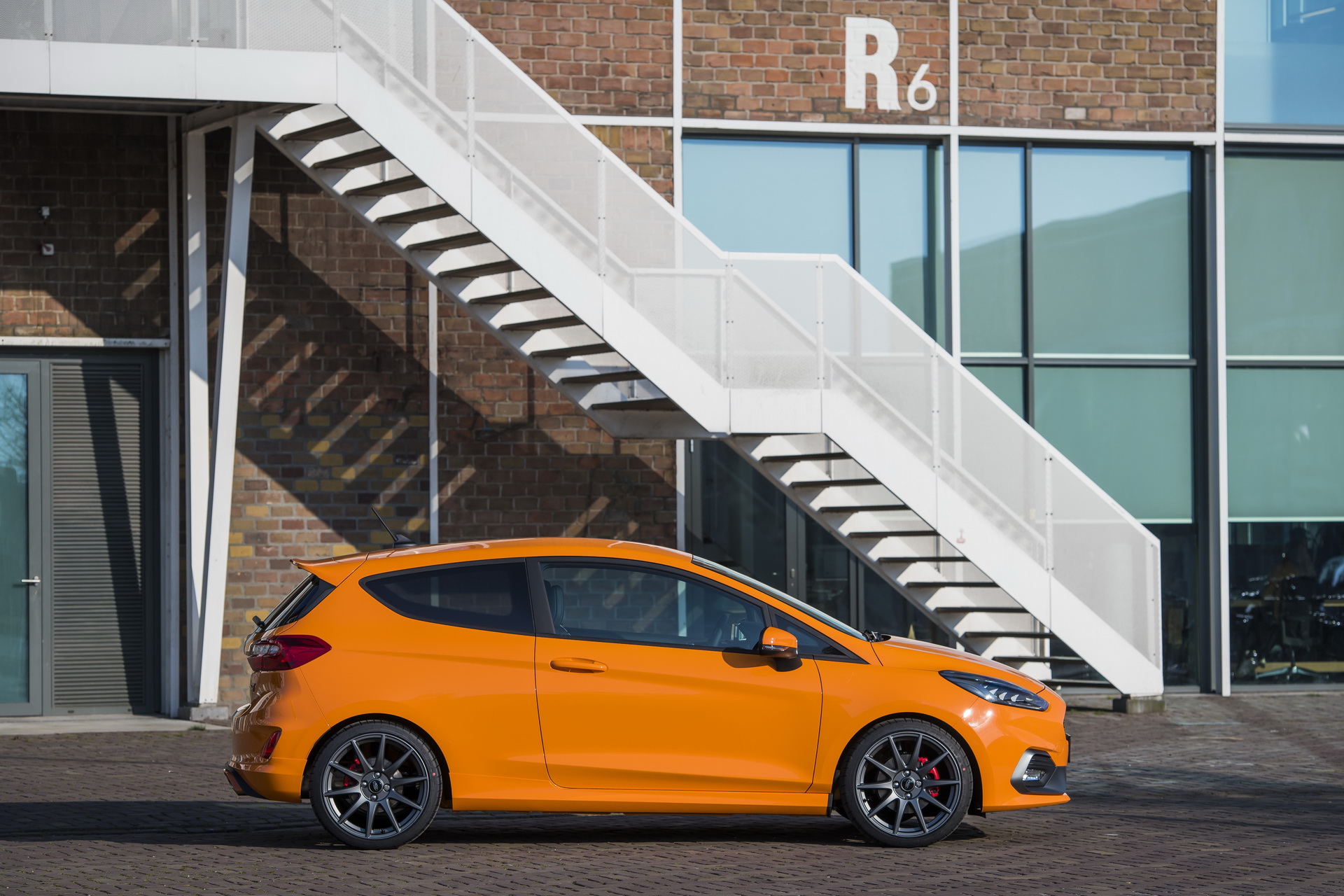 Ford-Fiesta-ST-รุ่น-Performance-Edition-3