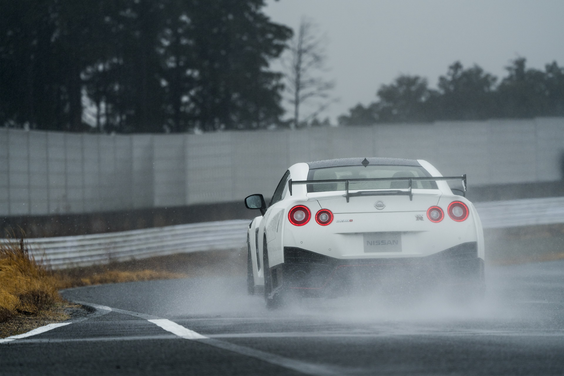 ราคา-Nissan-GT-R-Nismo-2020-2