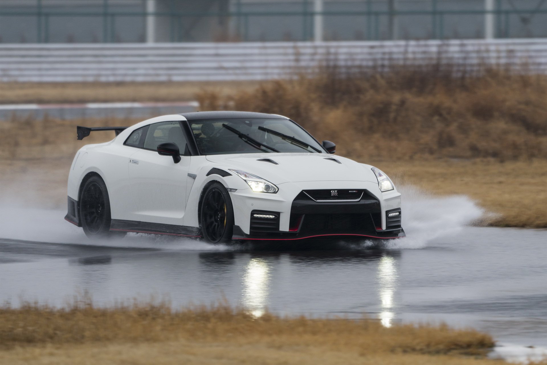 ราคา-Nissan-GT-R-Nismo-2020-9