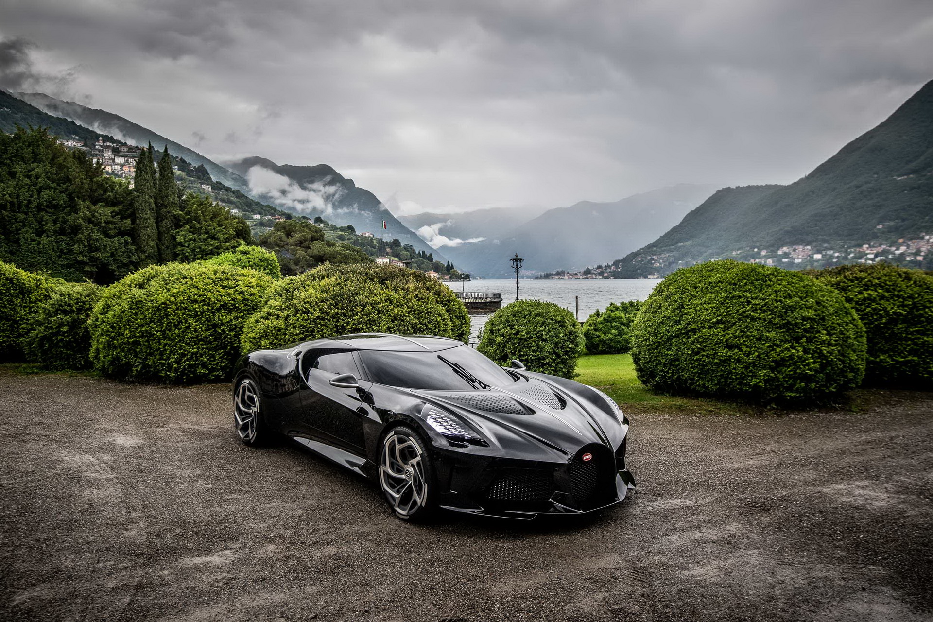 ราคา-Bugatti-La-Voiture-Noire-13