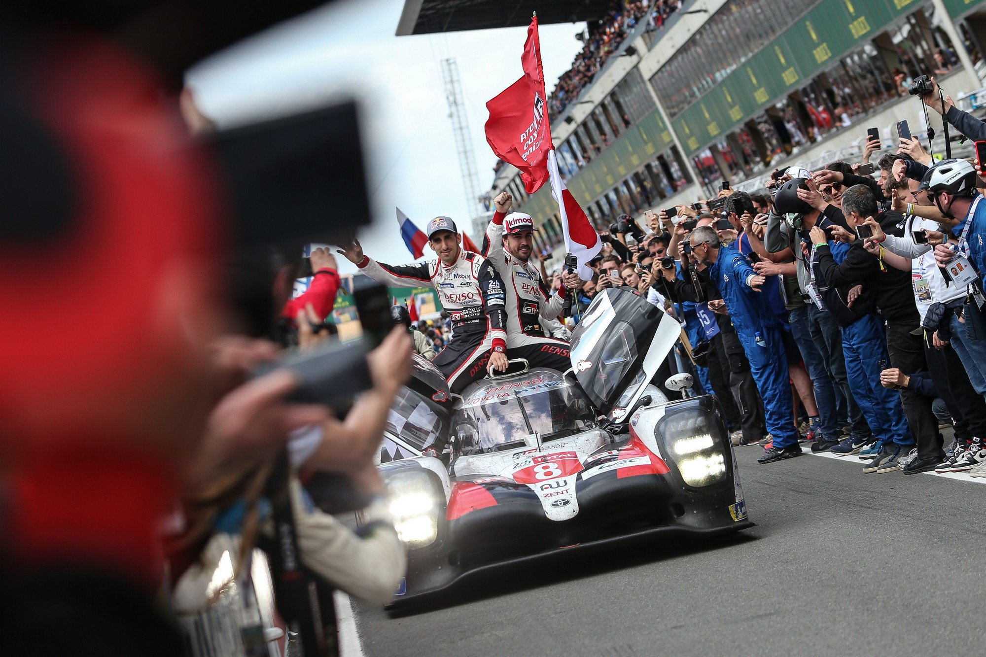 Toyota-คว้าแชมป์-Le-Mans-8