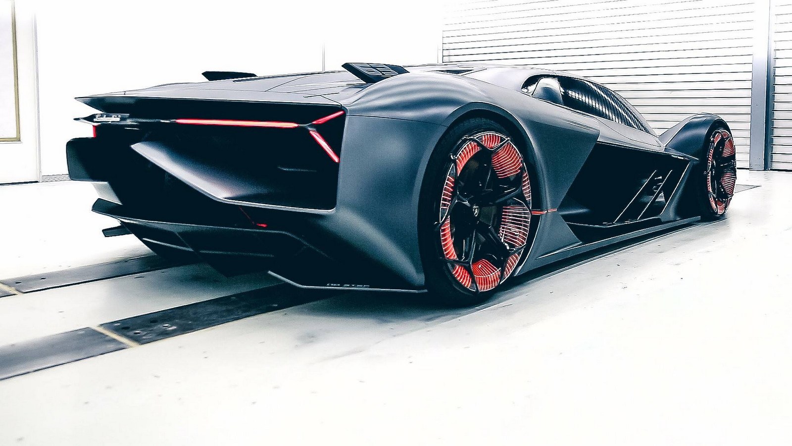 Lambo-Terzo-Millennio-ราคา-3