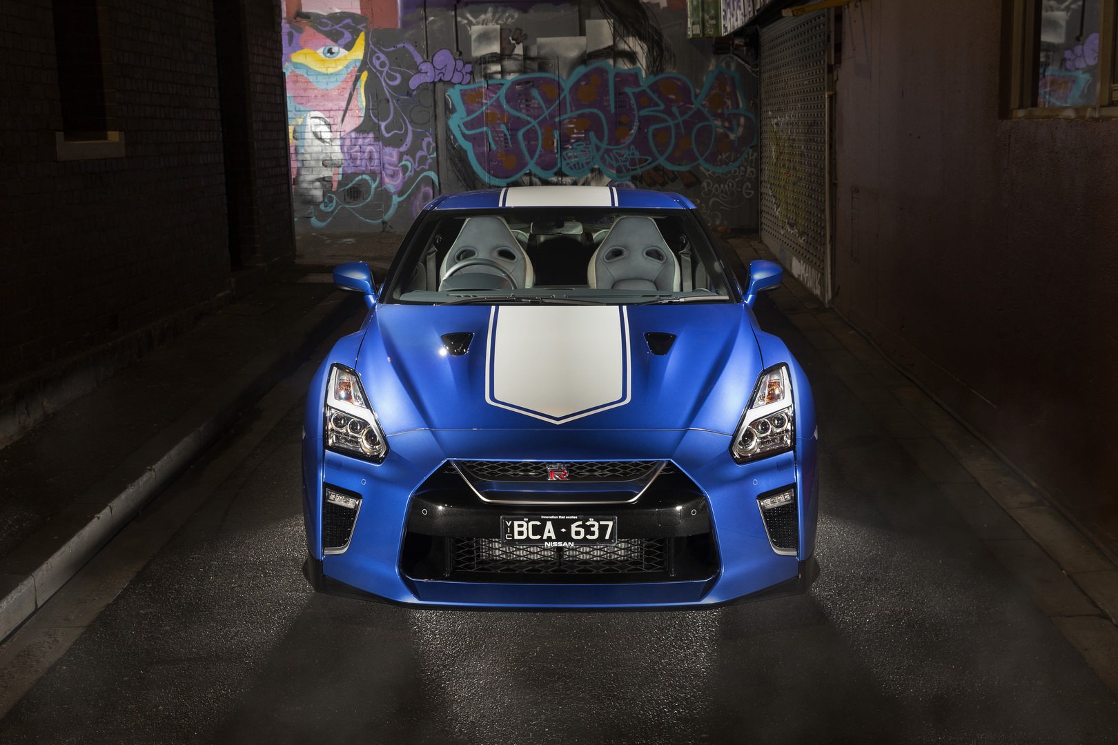 Nissan-GT-R-รุ่น-50th-Anniversary-Edition-2