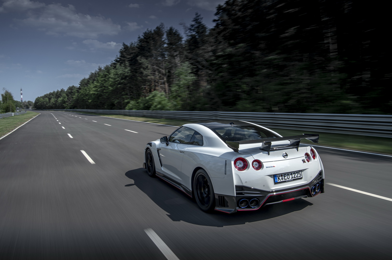 Nissan-GT-R-Nismo-2020-รุ่น-5